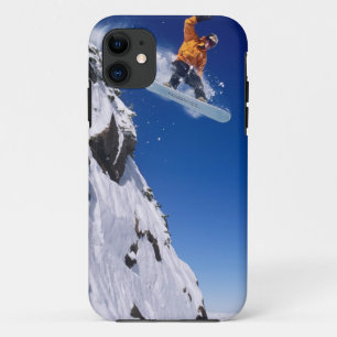 Mann auf einem Snowboard, der von einer Schneekant Case-Mate iPhone Hülle