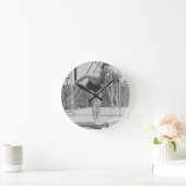 Mann auf Tauchbasis Runde Wanduhr (Zuhause)
