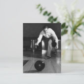 Mann beim Bowling Postkarte (Stehend Vorderseite)