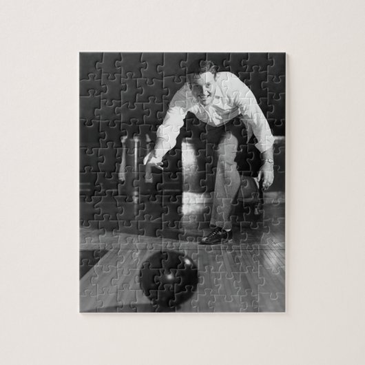 Mann beim Bowling Puzzle (Vertikal)