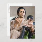 Mann bewundert seine Maniküre Postkarte (Vorne/Hinten)