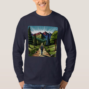 Mann, der auf Wanderwegen wandert T-Shirt