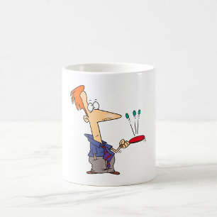Mann, der Bälle auf einem Schläger springen lässt Kaffeetasse