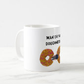 Mann, der Donuts isst Kaffeetasse (Vorderseite Links)