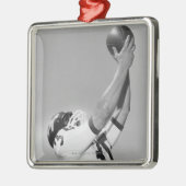 Mann, der Fußball spielt Silbernes Ornament (Links)