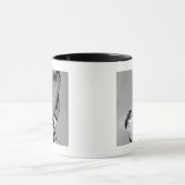 Mann, der Fußball spielt Tasse (Zentrum)