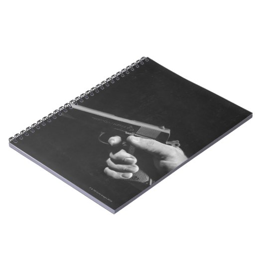 Mann, der Gewehr hält Notizblock (Linke Seite)