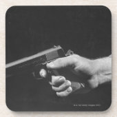 Mann, der Gewehr hält Untersetzer (Vorderseite)