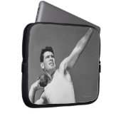 Mann, der Shotput wirft Laptopschutzhülle (Vorne Rechts)