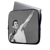 Mann, der Shotput wirft Laptopschutzhülle (Vorderseite Links)