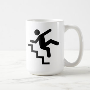 Mann, der unten die Treppe fällt Kaffeetasse