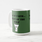 Mann des Glaubens ... Geist des Wolfes SHIRT Kaffeetasse (Vorderseite Links)