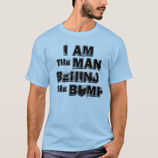 Mann hinter der Kluft T-Shirt (Vorderseite)