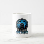 Mann hinter Maske Halloween Spukhaus Hexe_1 Kaffeetasse (Mittel)