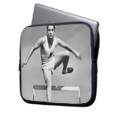 Mann Hurdling Laptopschutzhülle (Vorderseite Links)