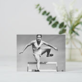Mann Hurdling Postkarte (Stehend Vorderseite)