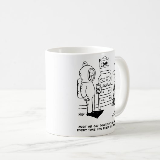 Mann im Taucher Anzug zum Füttre des Fischbesitzer Kaffeetasse (VorderseiteRechts)