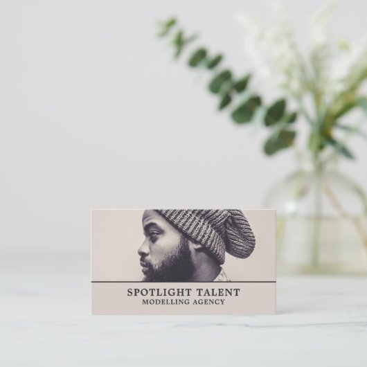 Mann in Hut, Modellieragentur, Model-Agent Visitenkarte (Stehend Vorderseite)