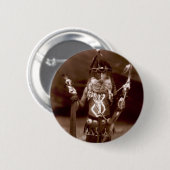 Mann in zeremonieller Kleidung Button (Vorne & Hinten)