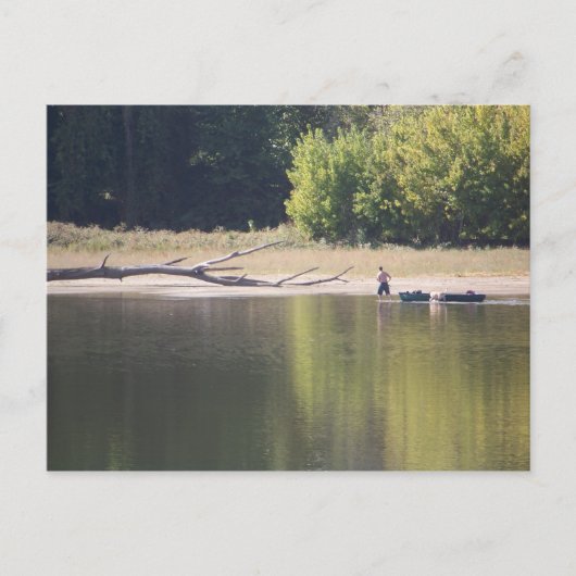 Mann, Kanu, Hund und Driftwood Postkarte (Vorderseite)