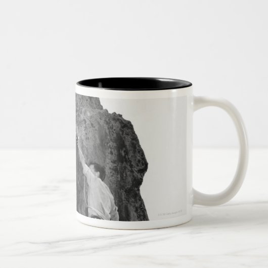 Mann-Klettern Zweifarbige Tasse (Rechts)