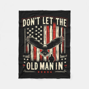Mann lässt alten Vintage American Fleecedecke