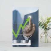 Mann mit Börsenkurs Touchscreen-Konzept Briefpapier (Stehend Vorderseite)