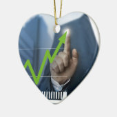 Mann mit Börsenkurs Touchscreen-Konzept Keramikornament (Links)