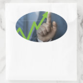 Mann mit Börsenkurs Touchscreen-Konzept Ovaler Aufkleber (Tasche)