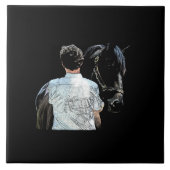 Mann mit dunkler Keramik Fliese (Vorderseite)