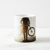 Mann mit Fahrrad Kaffeetasse (Mittel)