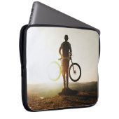 Mann mit Fahrrad Laptopschutzhülle (Vorne Rechts)