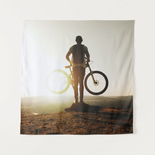 Mann mit Fahrrad Wandteppich (Vorderseite)