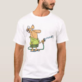 Mann mit Gartenschlauch T-Shirt (Vorderseite)