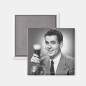 Mann mit Glas Bier im Studio B&W Magnet (Vorderseite/Rückseite)