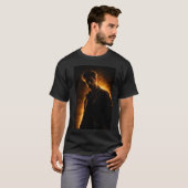Mann mit goldenem Licht T-Shirt (Vorne ganz)