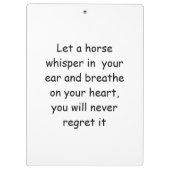 Mann mit Pferdehellwand Klemmbrett (Rückseite)