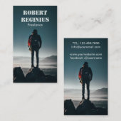 Mann mit Rucksack stehend Visitenkarte (Vorne/Hinten)