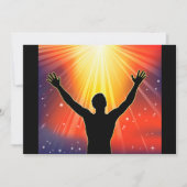 Mann mit Waffen erhobene Einladungen (Vorderseite)