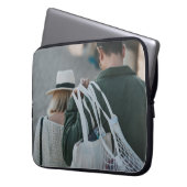 Mann mit weißen Taschen (Vorderseite Links)