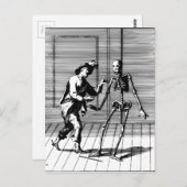 Mann schlägt einem Skelett vor Postkarte (Vorne/Hinten)