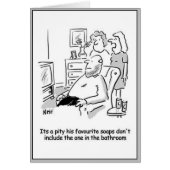 Mann sieht sich Fernsehseifen an. (Vorne)