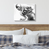 Mann spielt Fußball Leinwanddruck (Insitu (Schlafzimmer))