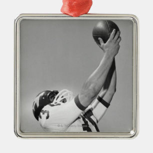 Mann spielt Fußball Silbernes Ornament