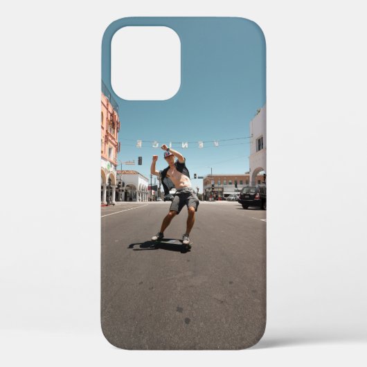 Mann spielt Skateboard Case-Mate iPhone Hülle (Rückseite)