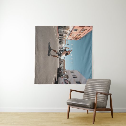 Mann spielt Skateboard Wandteppich (Beispiel (Horizontal))