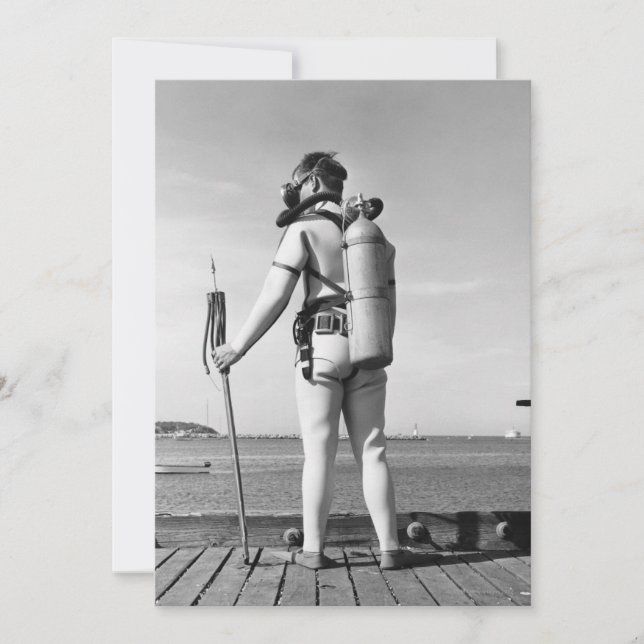 Mann Stehend auf Pier (Vorderseite)