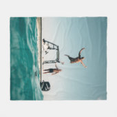 Mann taucht im Pool Fleecedecke (Vorderseite (Horizontal))