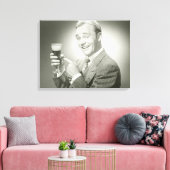 Mann trinkt leinwanddruck (Insitu (Wohnzimmer))