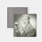 Mann trinkt magnet (Vorderseite/Rückseite)